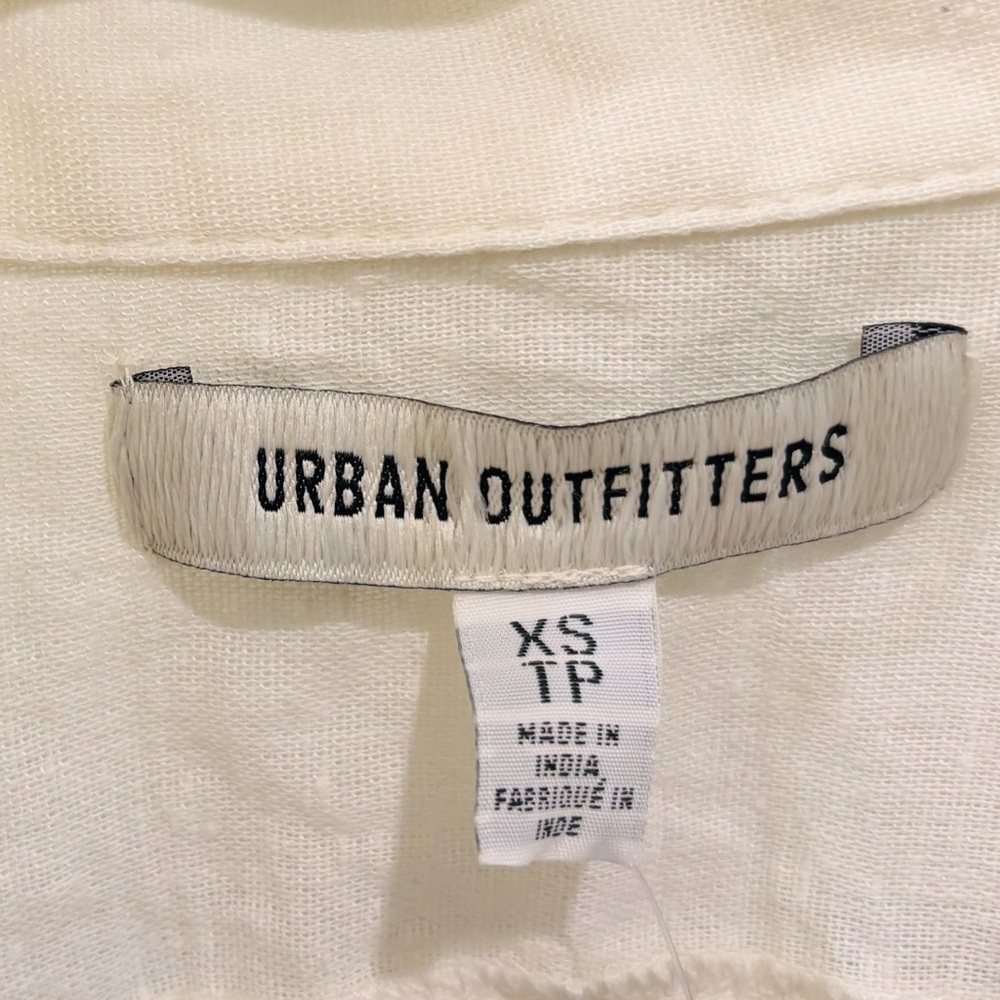 Sold Out and NWT Urban Outfitters Floral Embroidered Top. XS - Picture 4 of 8